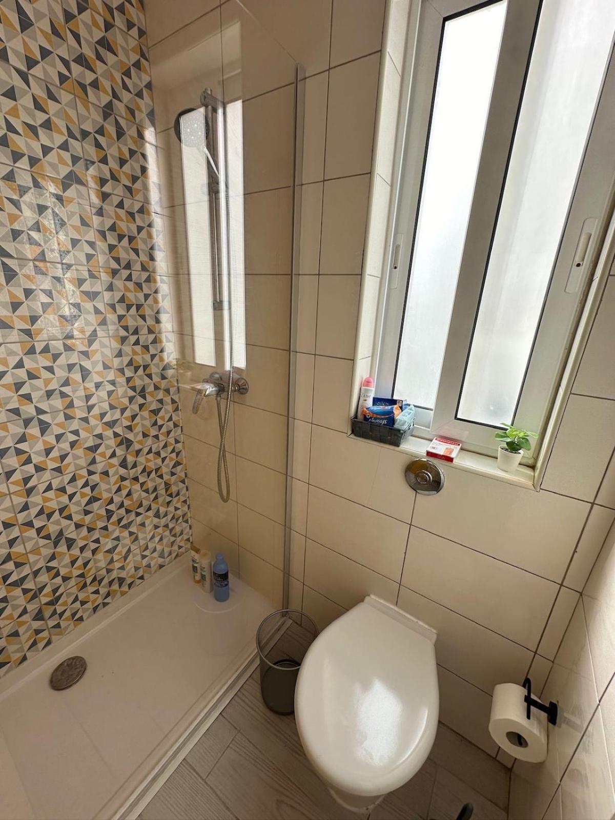 Stylish In Paceville - 3 Bedrooms, 3 Bathrooms, 2 Kitchens, Great For Friends & Groups Lägenhet *