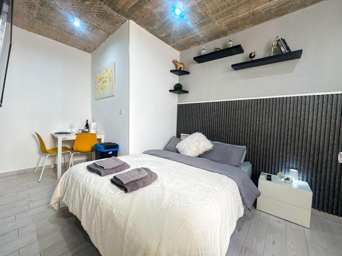 Stylish In Paceville - 3 Bedrooms, 3 Bathrooms, 2 Kitchens, Great For Friends & Groups St. Julian's