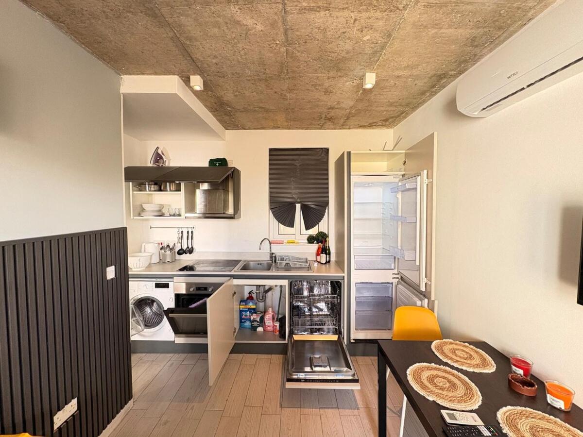 Lägenhet Stylish In Paceville - 3 Bedrooms, 3 Bathrooms, 2 Kitchens, Great For Friends & Groups *