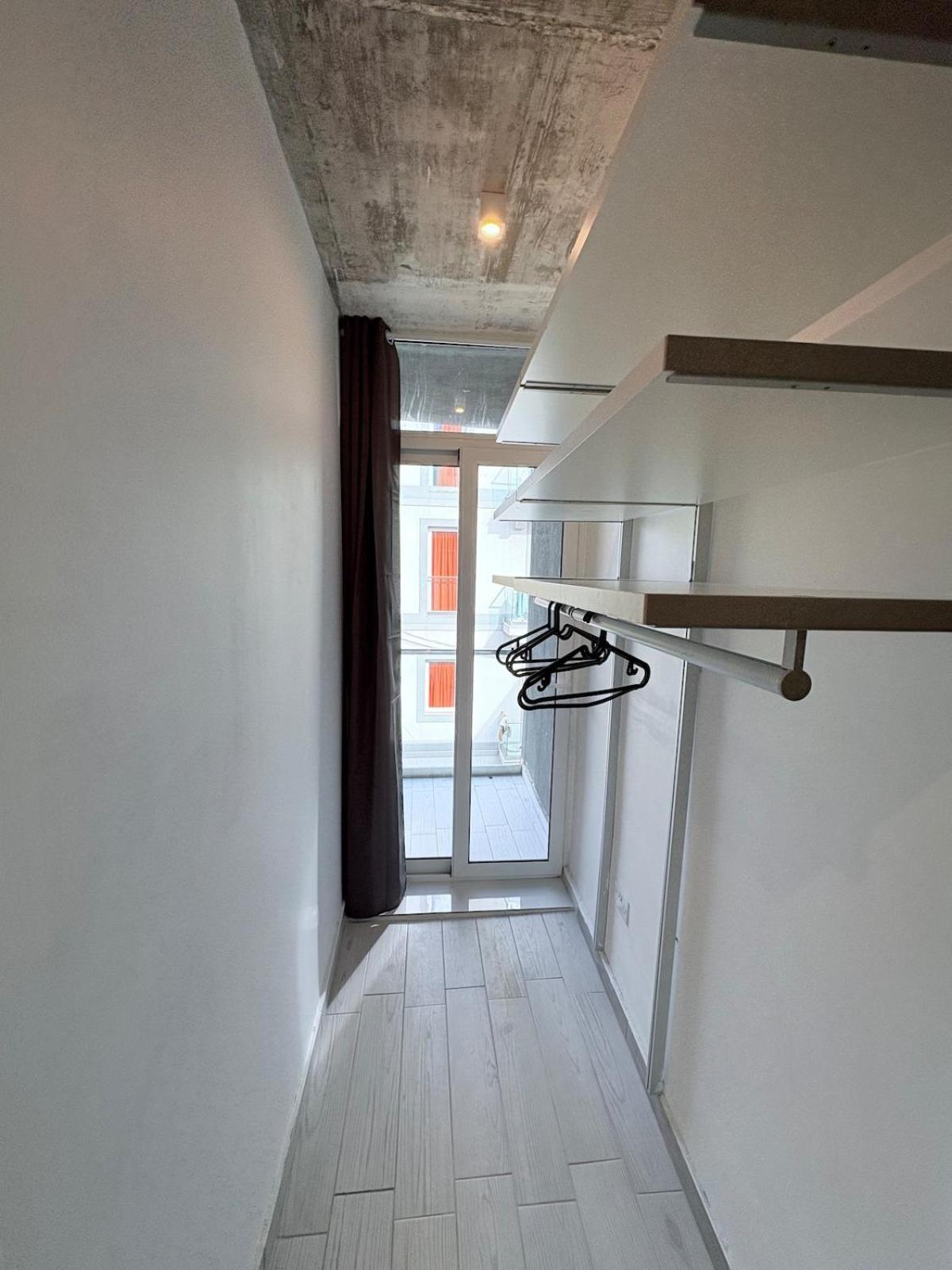 Stylish In Paceville - 3 Bedrooms, 3 Bathrooms, 2 Kitchens, Great For Friends & Groups Lägenhet